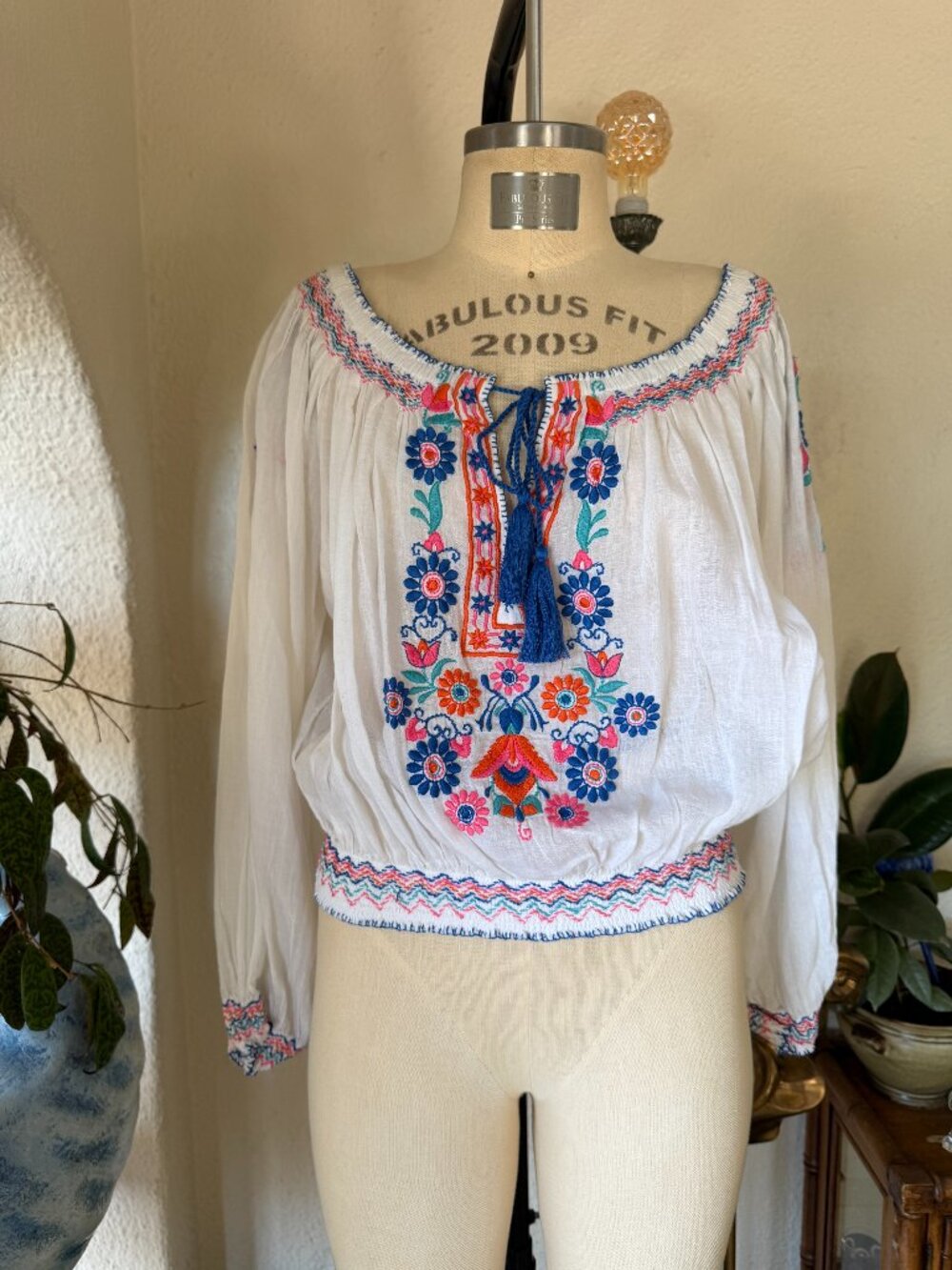 70s Vintage Handmade Embroidered Peasant Boho Style Long Sleeve Blouse VTG